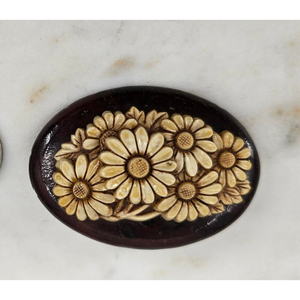 Vintage Carved Floral Oval‎ Brooch – Ivory Daisy Cottagecore Victorian Revival